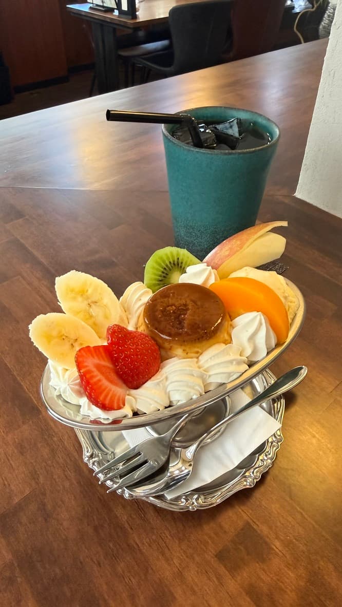 商店街カフェのパフェ