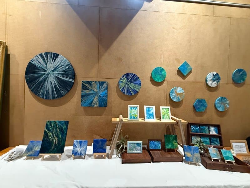 アートプラス作品展の展示風景